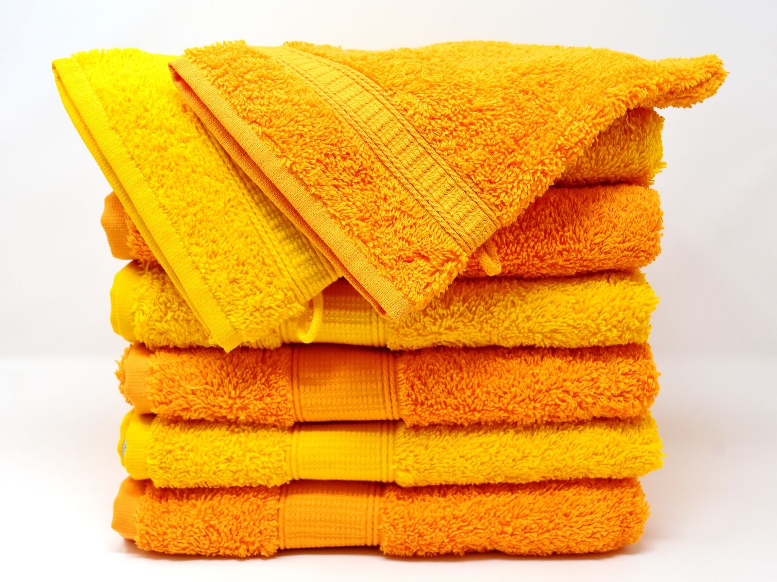 Nikon D7200 sample photo. Towels, washcloth, yellow photography