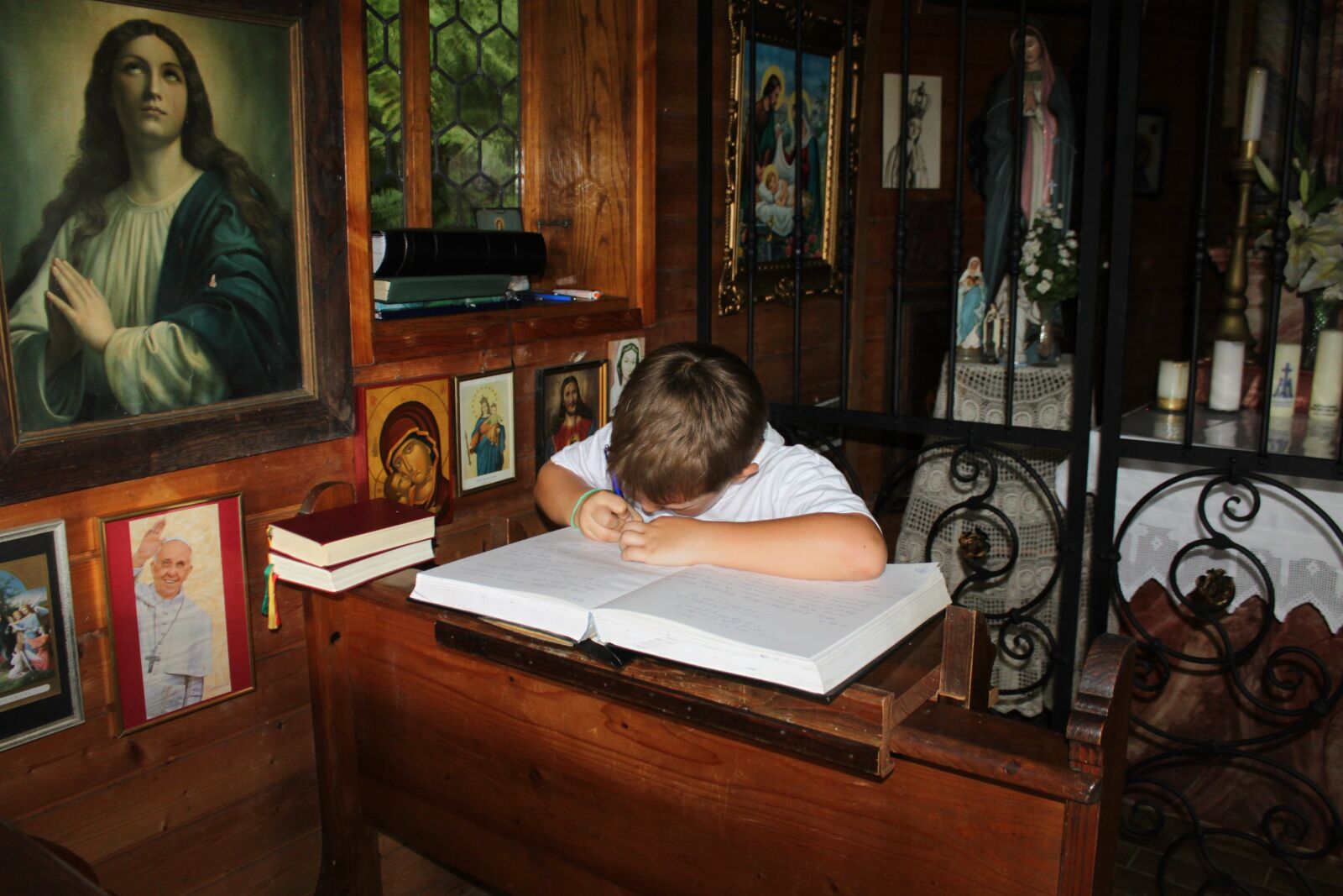 Canon EOS 500D (EOS Rebel T1i / EOS Kiss X3) sample photo. Church, chapel, religion photography