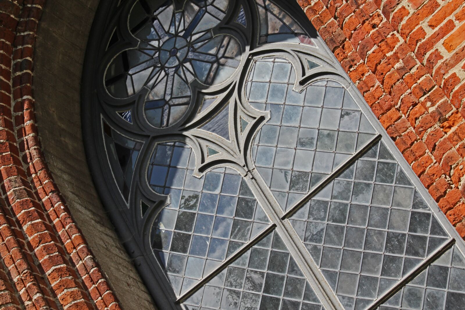 Canon EOS 700D (EOS Rebel T5i / EOS Kiss X7i) sample photo. Church window, gristower church photography