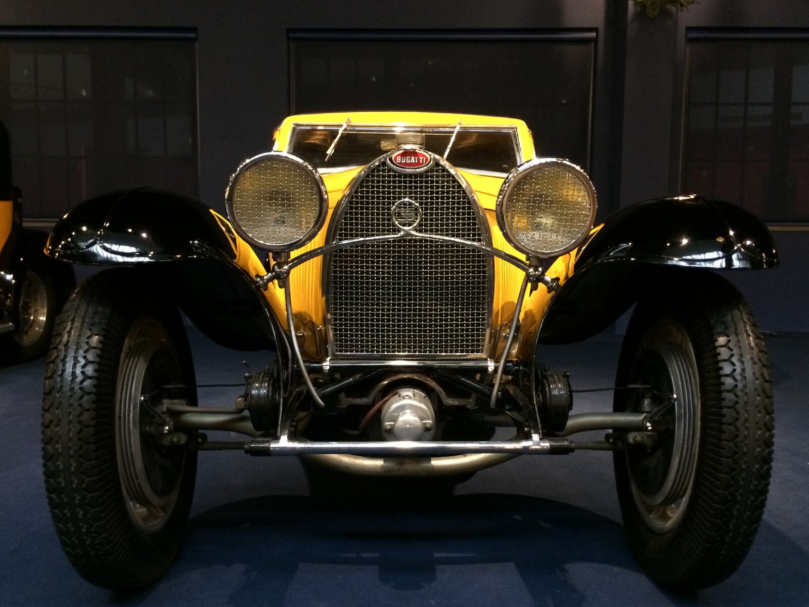 iPhone 5s back camera 4.12mm f/2.2 sample photo. Oldtimer, museum, vehicle photography