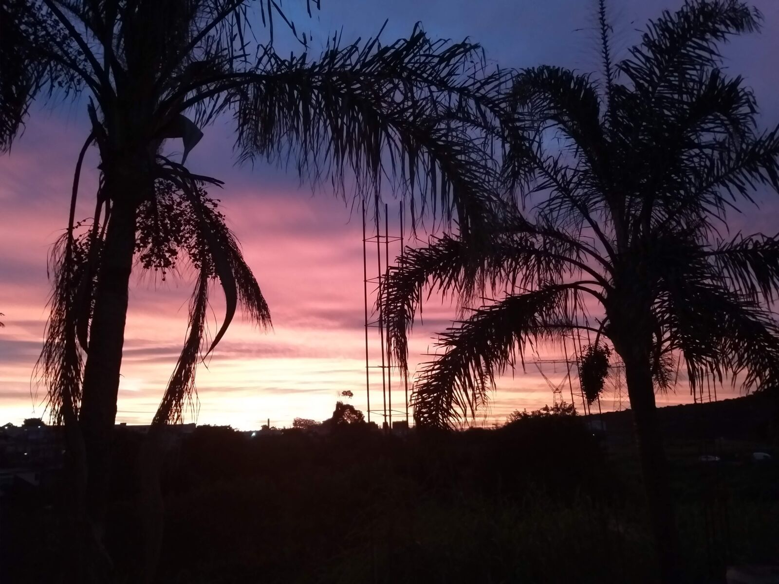Samsung Galaxy J8 sample photo. Anoitecer, crep sculo, fim photography
