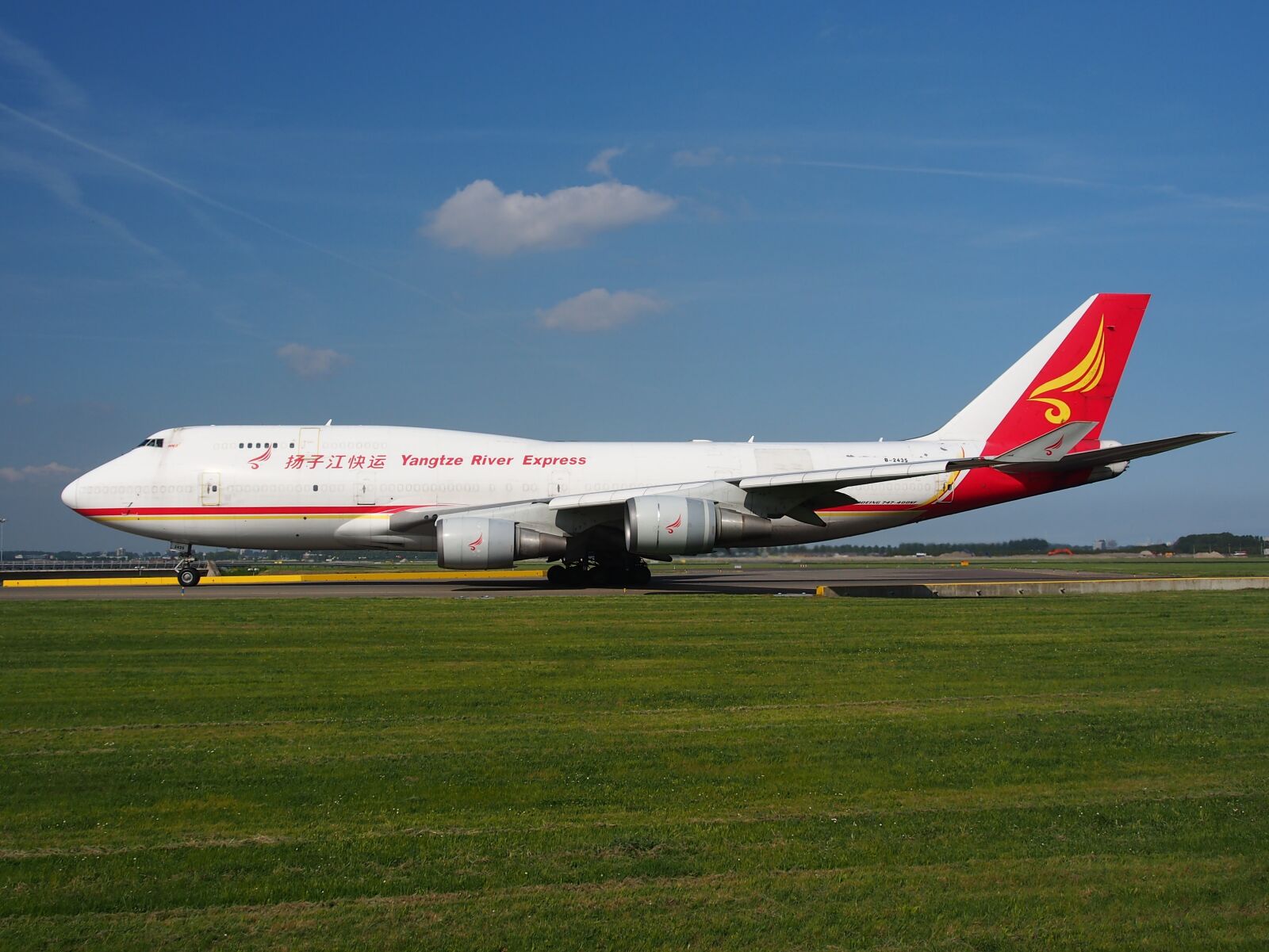 OLYMPUS M.12-50mm F3.5-6.3 sample photo. Boeing 747, yangtze river photography