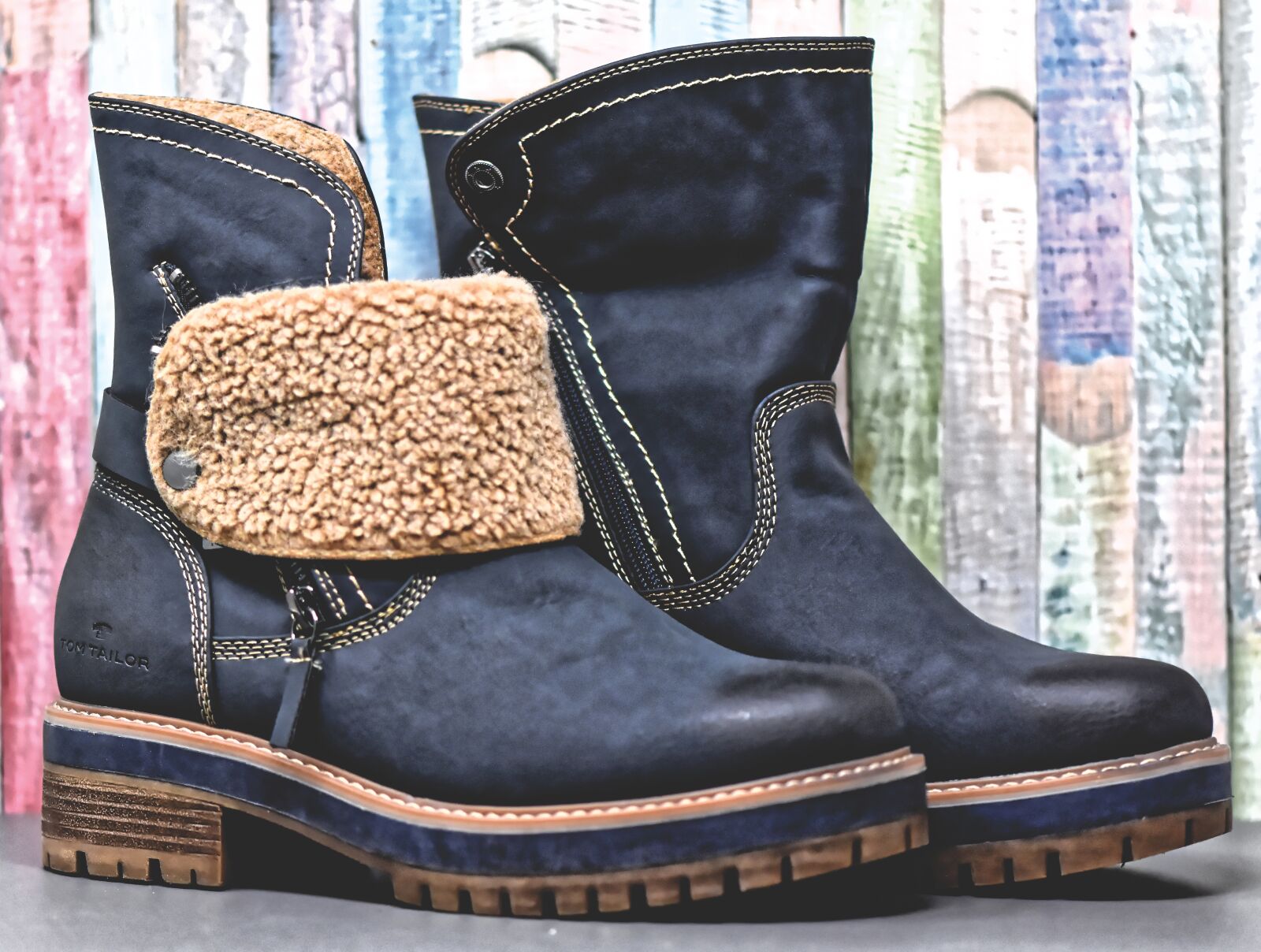 Nikon D7200 sample photo. Shoes, winter boots, boots photography