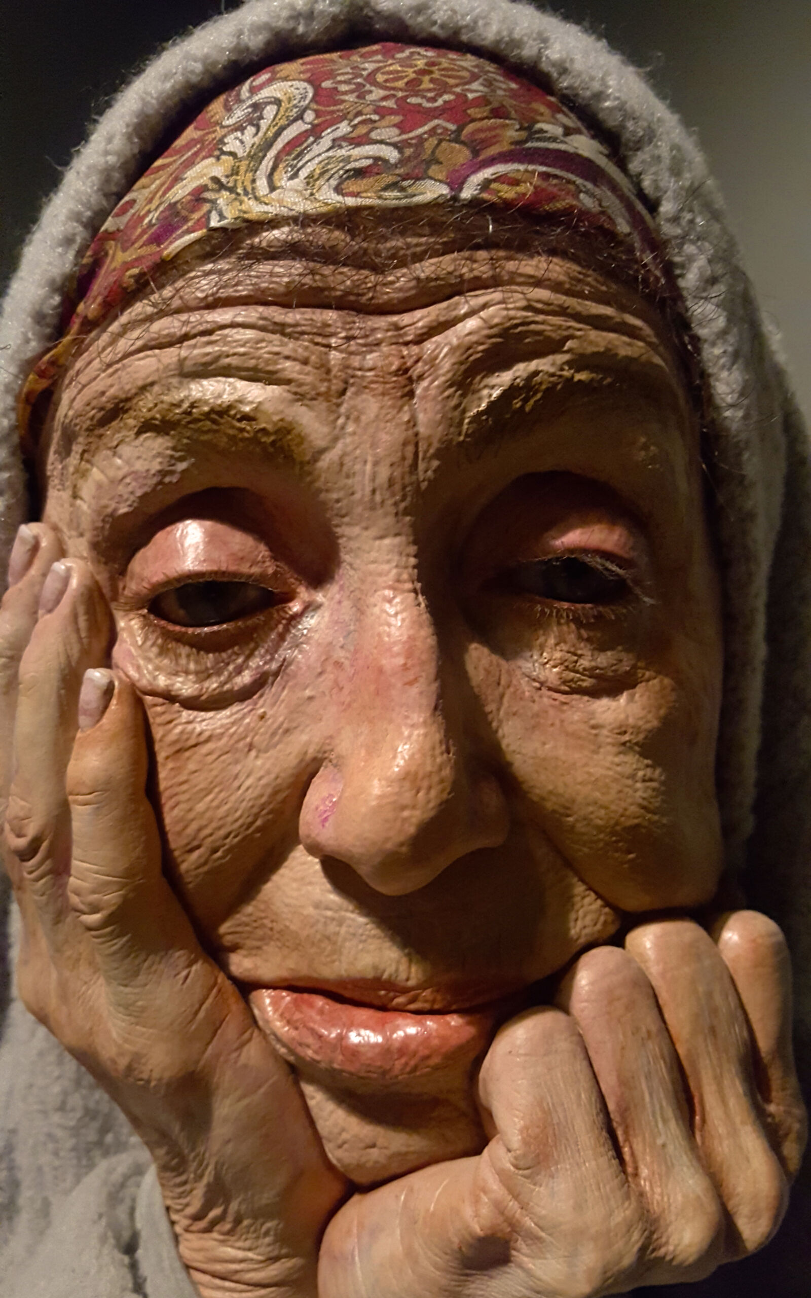 Samsung GALAXY S6 edge sample photo. Clothes, contours, death, detailed photography