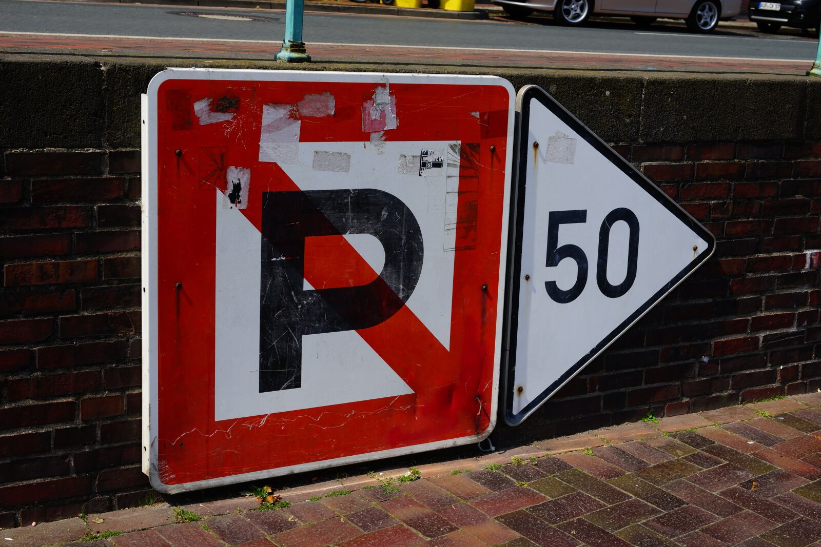 Sony a99 II + Sony Planar T* 50mm F1.4 ZA SSM sample photo. Parking prohibited, road sign photography