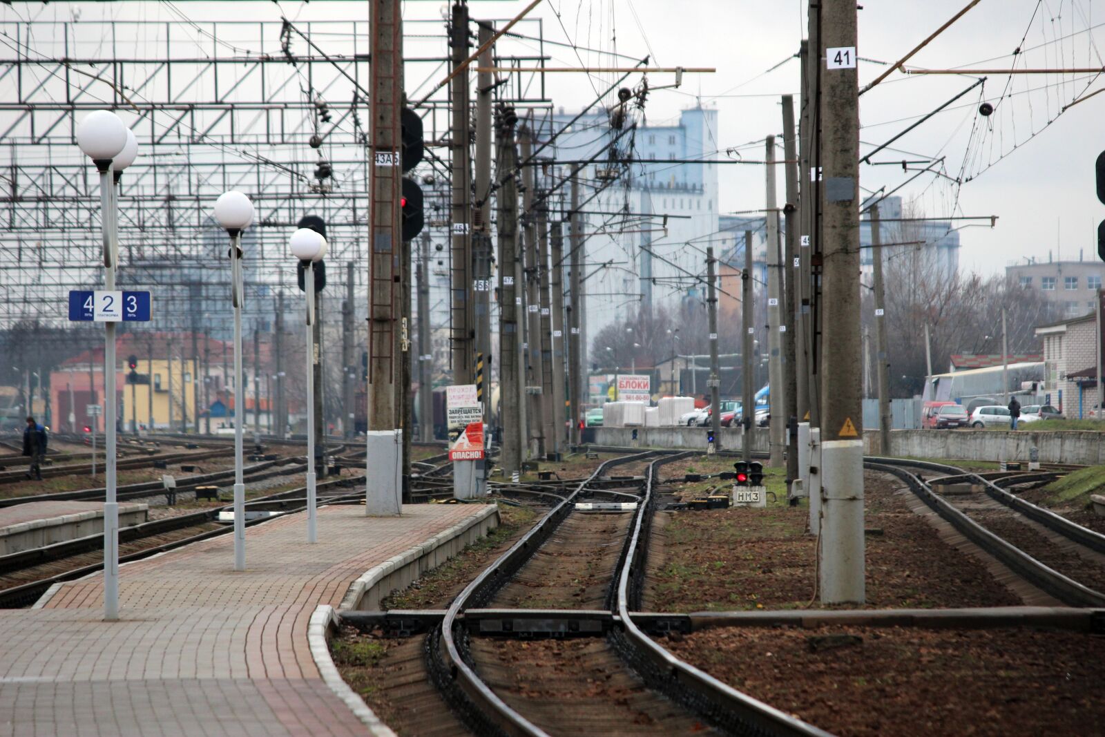 Canon EOS 600D (Rebel EOS T3i / EOS Kiss X5) sample photo. Railway, station, platform photography