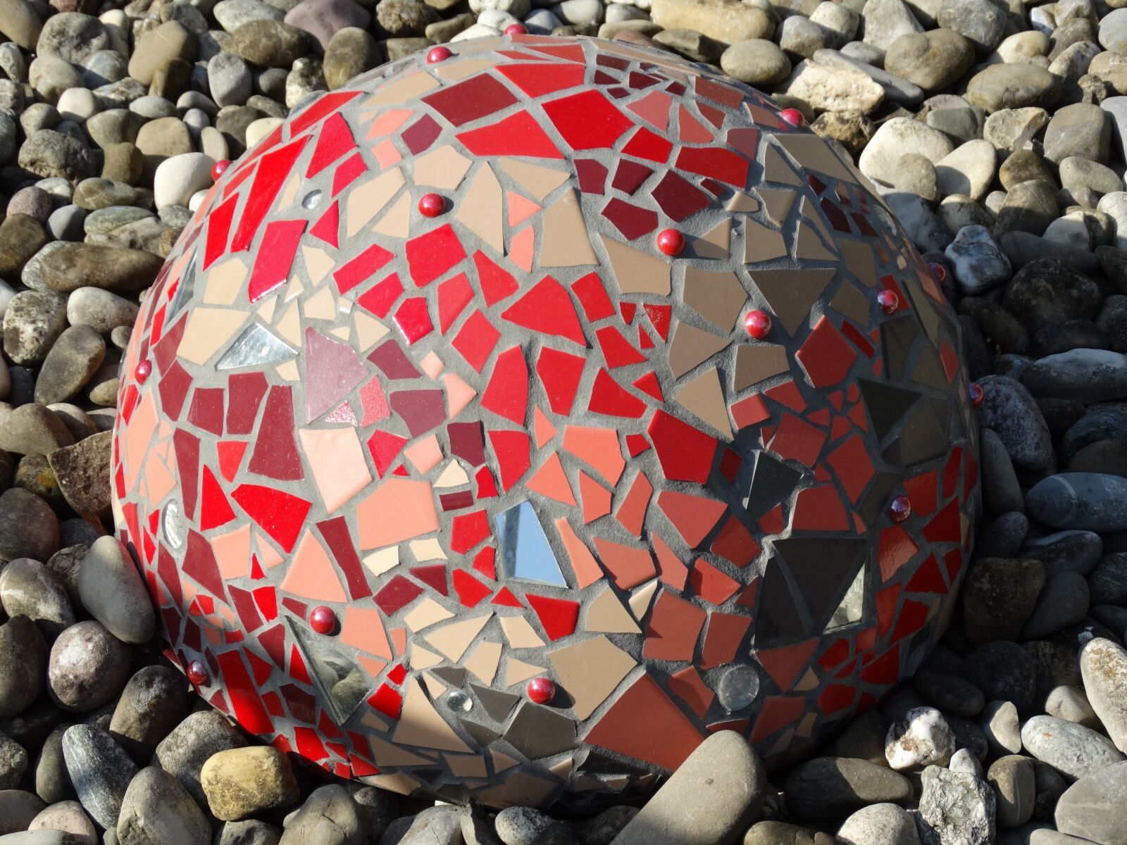 Sony Cyber-shot DSC-HX300 sample photo. Ceramic, ball, unlasiert photography