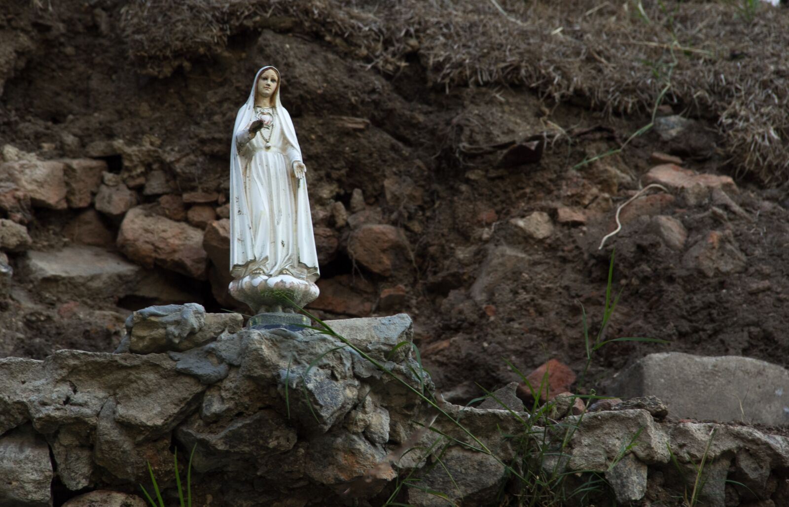 Canon EOS 60D sample photo. Religion, saint, statue photography