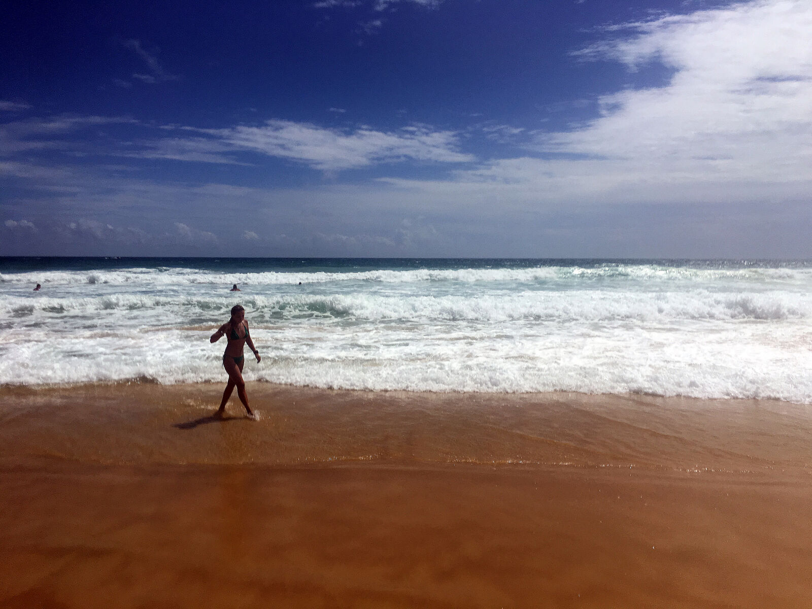 iPhone 6s Plus back camera 4.15mm f/2.2 sample photo. Beach, bikini, karon, karon photography