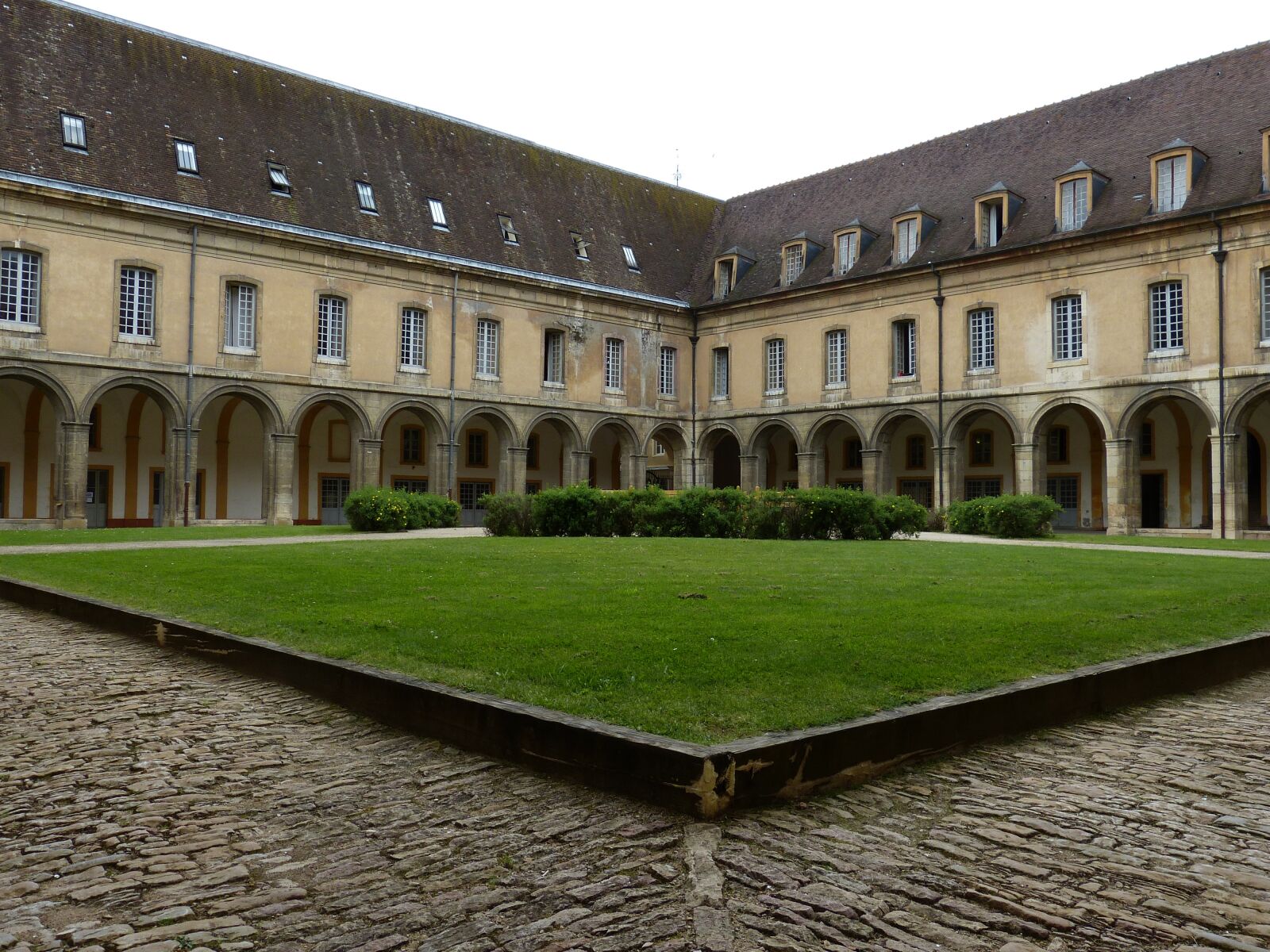 Panasonic Lumix DMC-FZ150 sample photo. Cluny, monastery, abbey photography