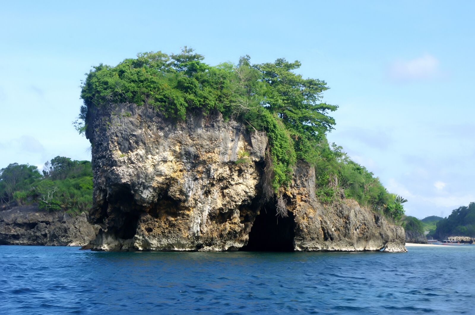 Pentax K-r sample photo. Rock, formation, water photography