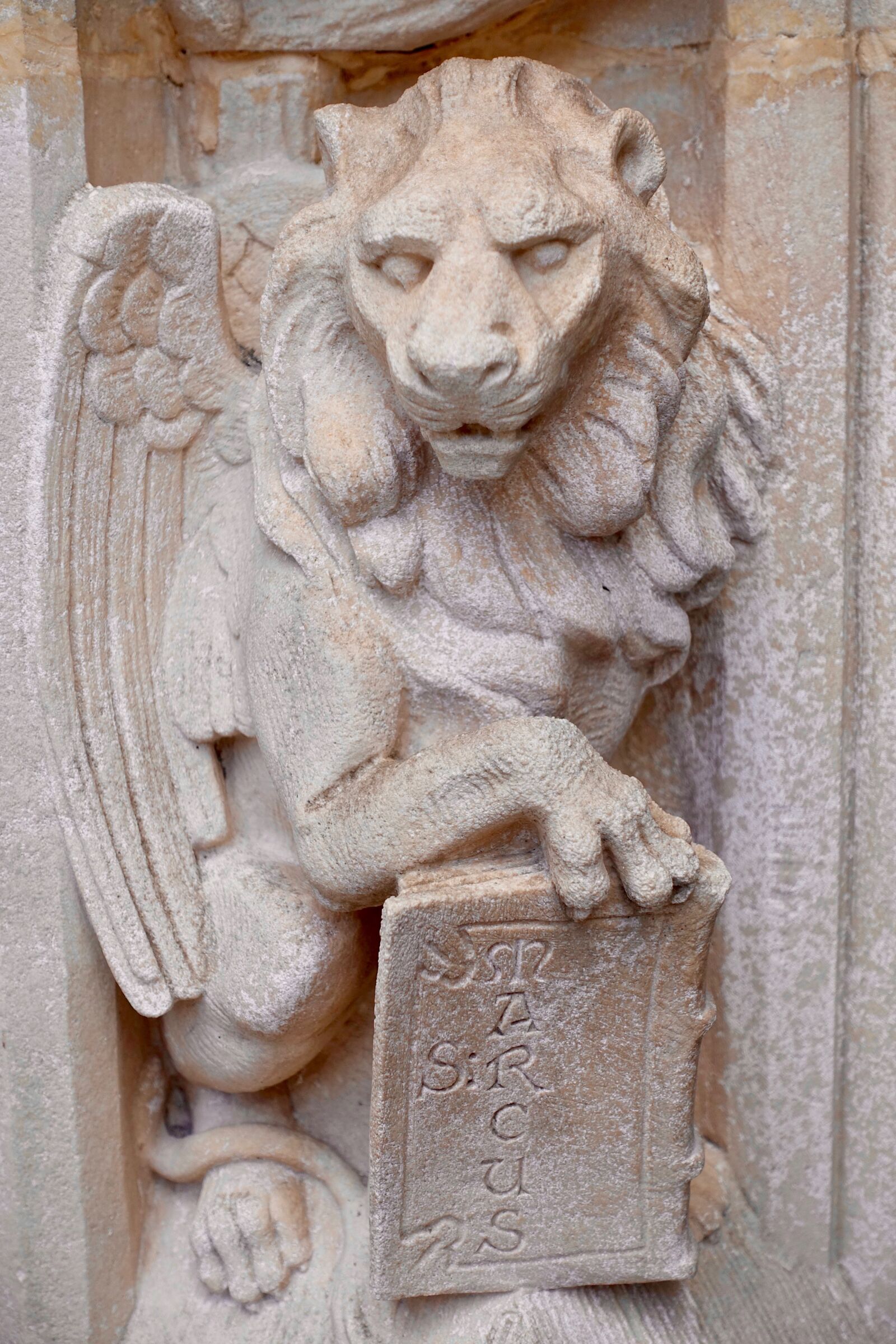 Sony Cyber-shot DSC-RX100 III sample photo. Gargoyle, sculpture, stone photography