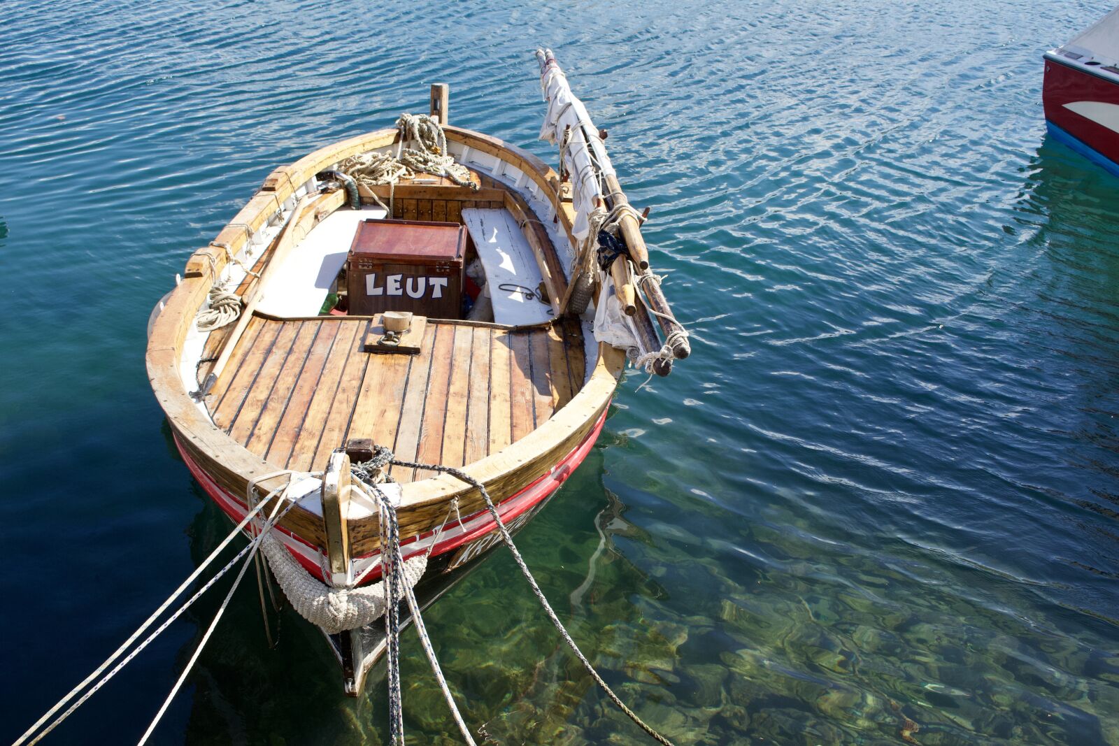 Canon EOS 700D (EOS Rebel T5i / EOS Kiss X7i) sample photo. Boat, vintage, wood photography