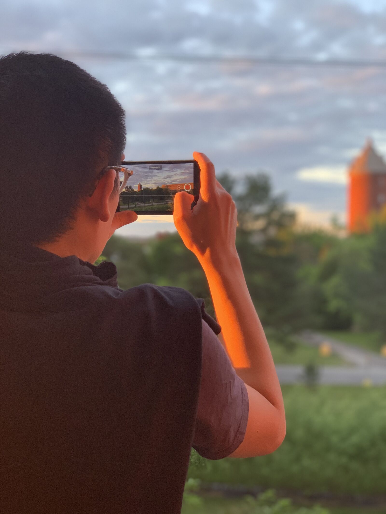 iPhone XS back dual camera 6mm f/2.4 sample photo. Shooting, sunset, balcony photography