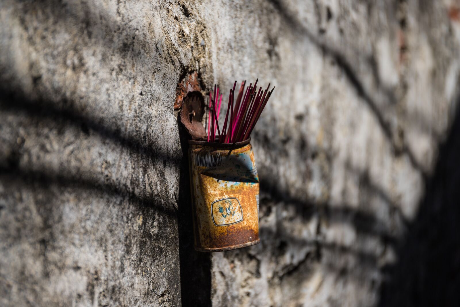 Canon EOS 6D Mark II sample photo. Incense, rusty, shadow photography
