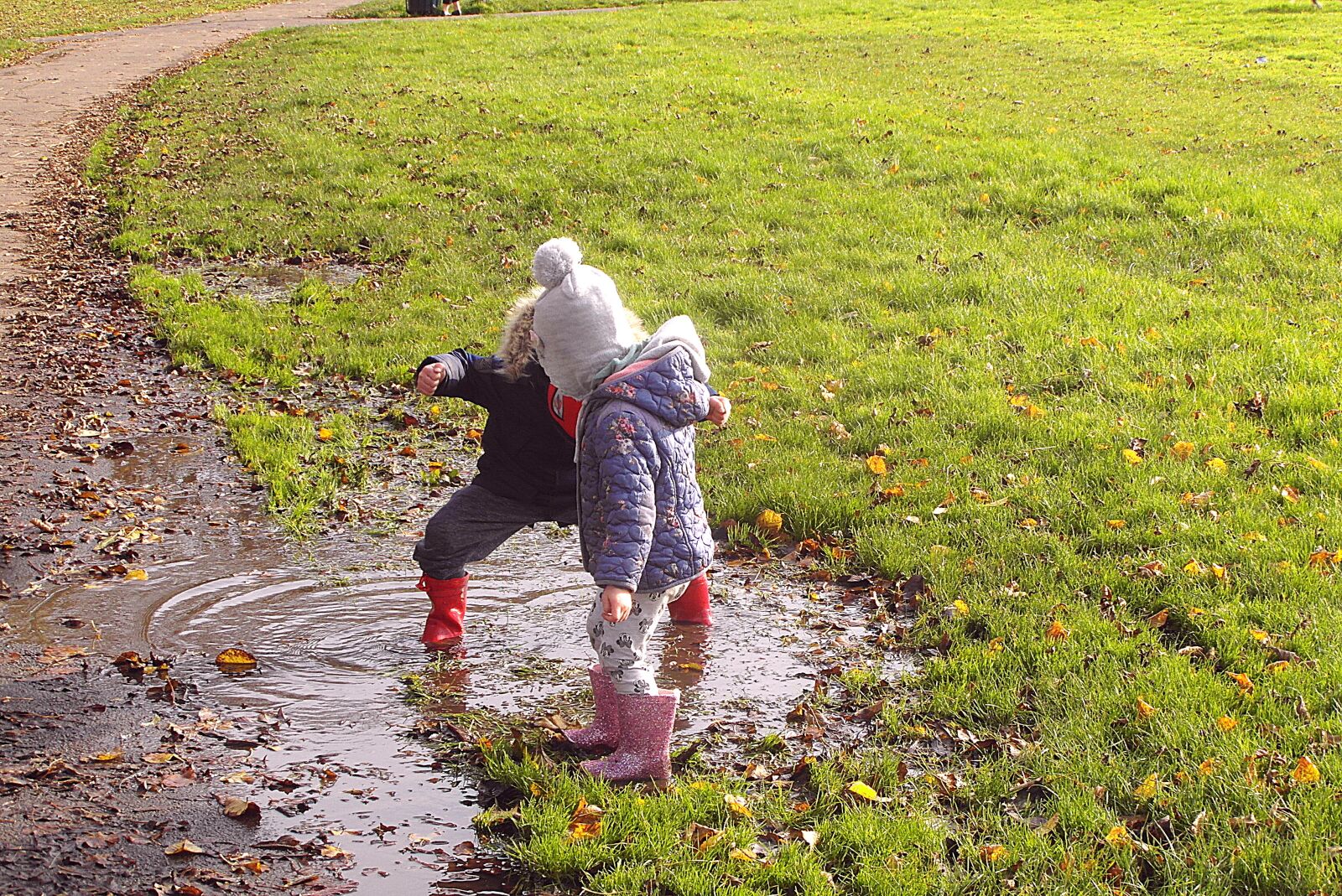 Samsung WB750 sample photo. Children, para, family photography