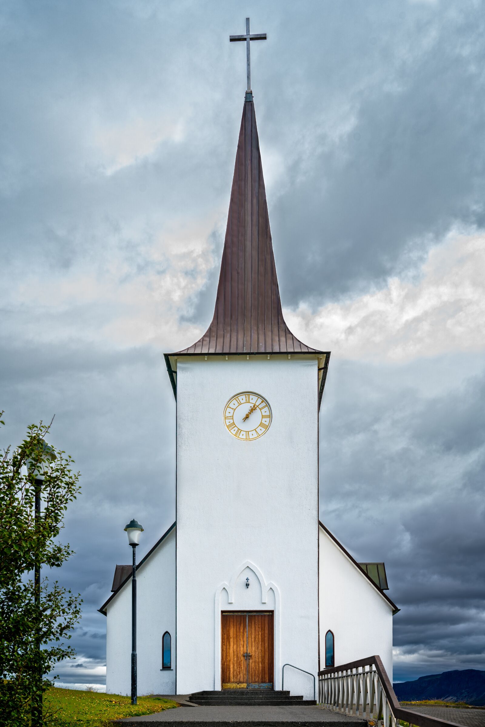 Sony Vario-Tessar T* FE 16-35mm F4 ZA OSS sample photo. Church, architecture, sky photography