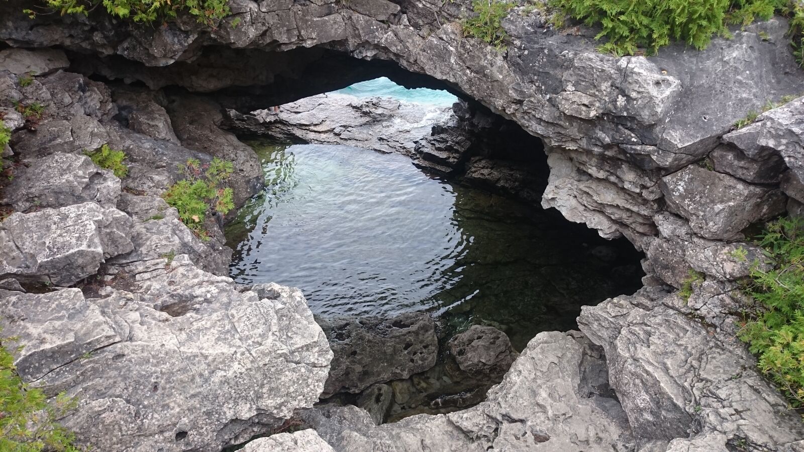 Sony Xperia Z1 Compact sample photo. Water, cave, rock photography