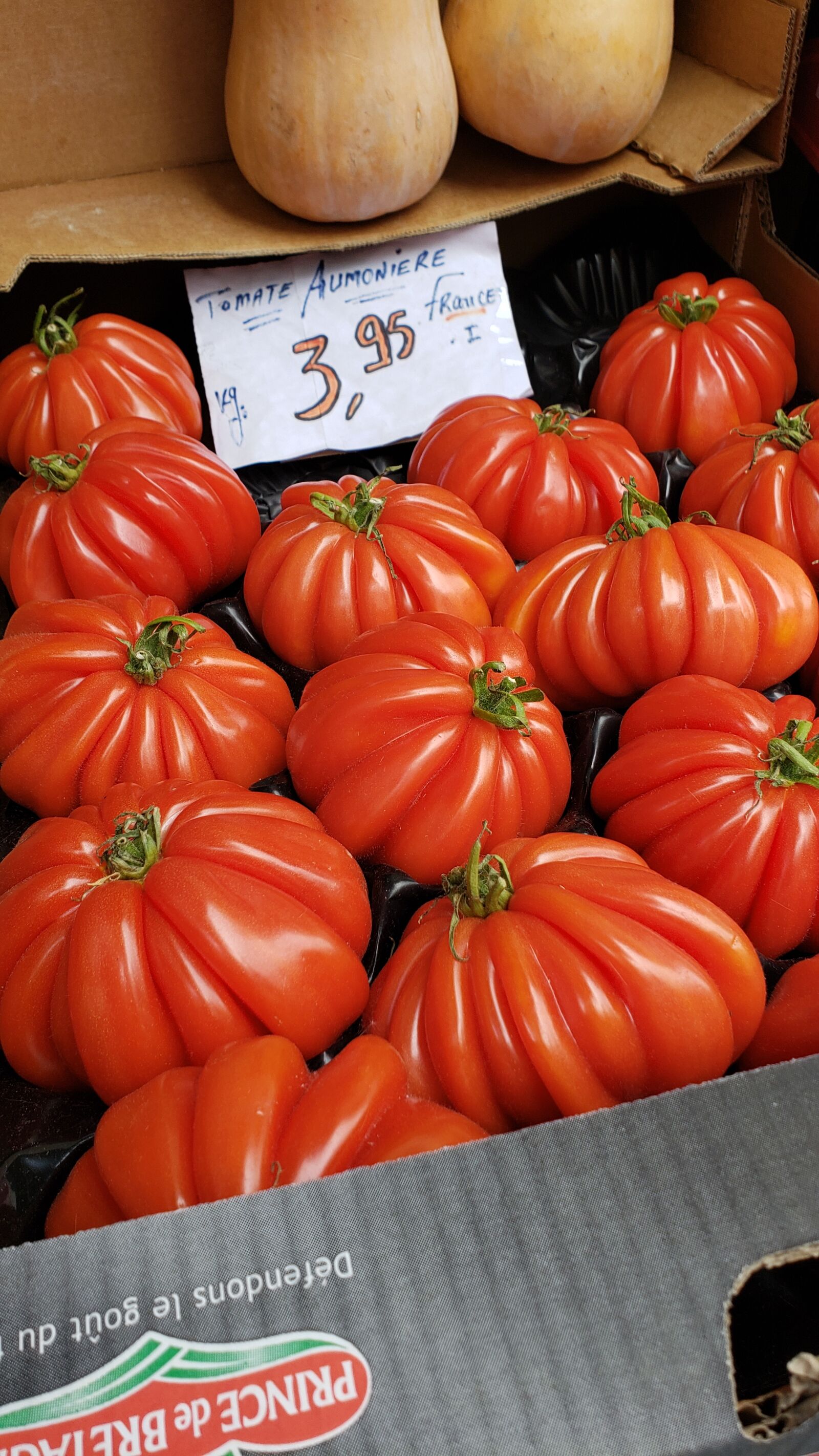 Samsung Galaxy S9+ sample photo. Tomato, red, europe photography