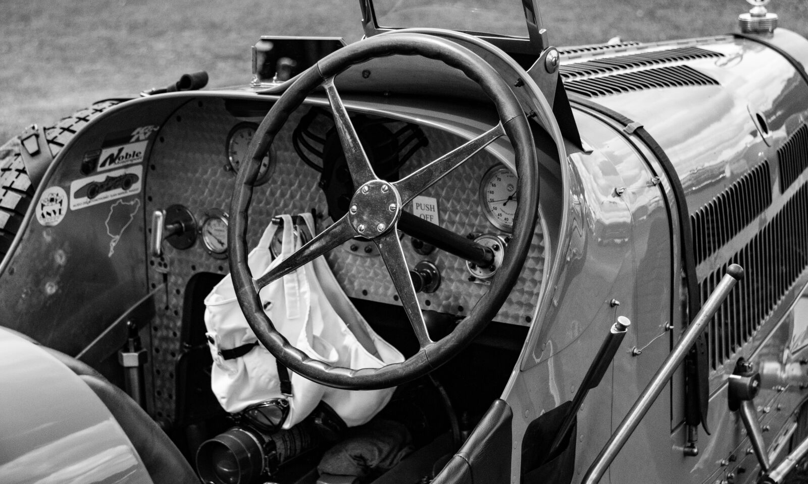 Canon EF-S 18-200mm F3.5-5.6 IS sample photo. Classic car, car, classic photography