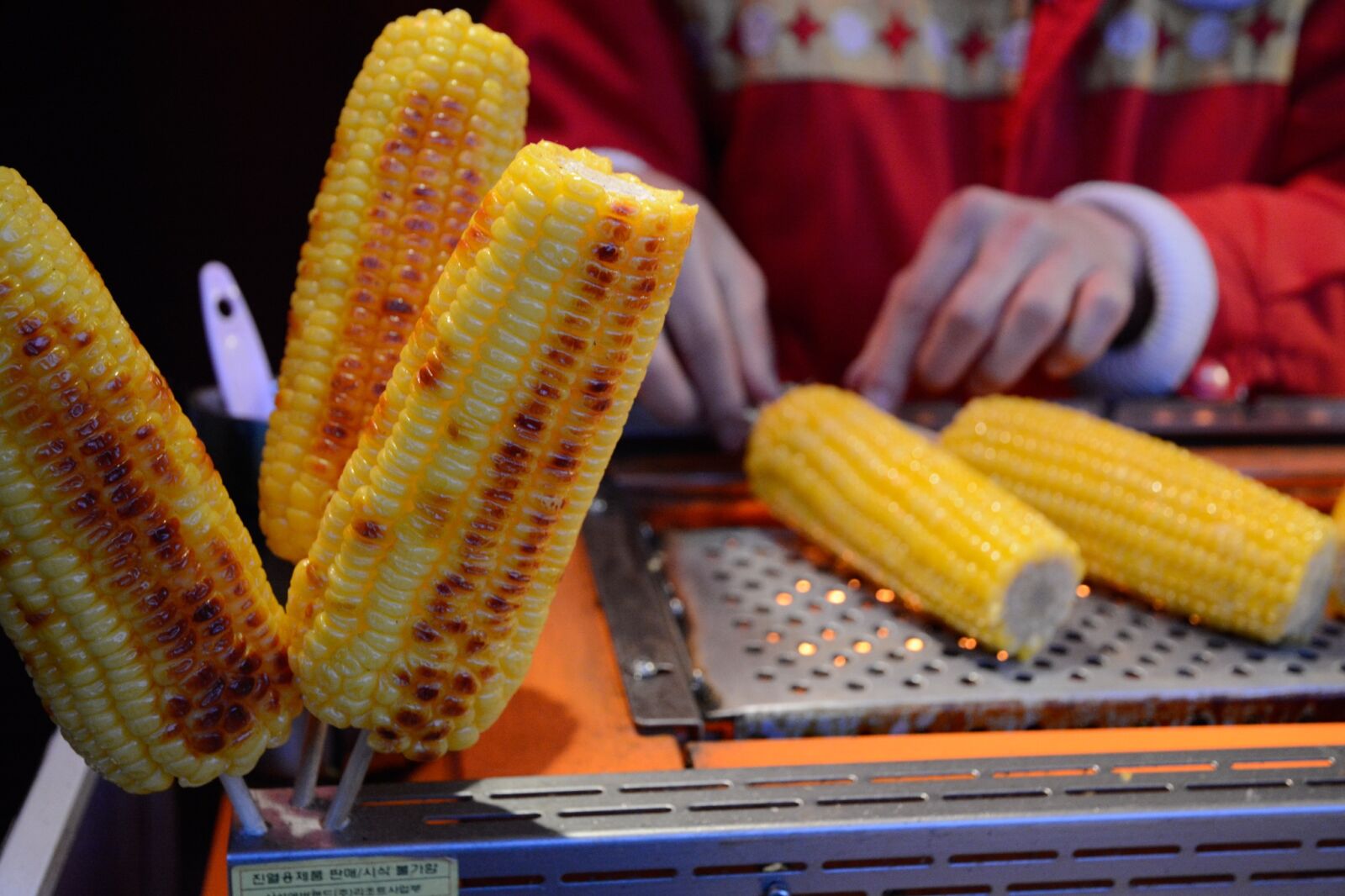 Nikon D7100 sample photo. Corn, baked corn, stick photography