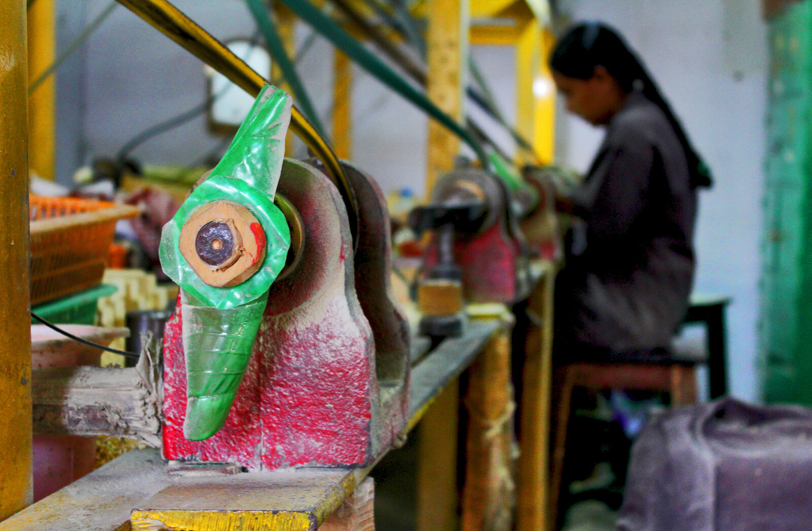 Canon EOS 1200D (EOS Rebel T5 / EOS Kiss X70 / EOS Hi) sample photo. Green, india, industrial, machinery photography