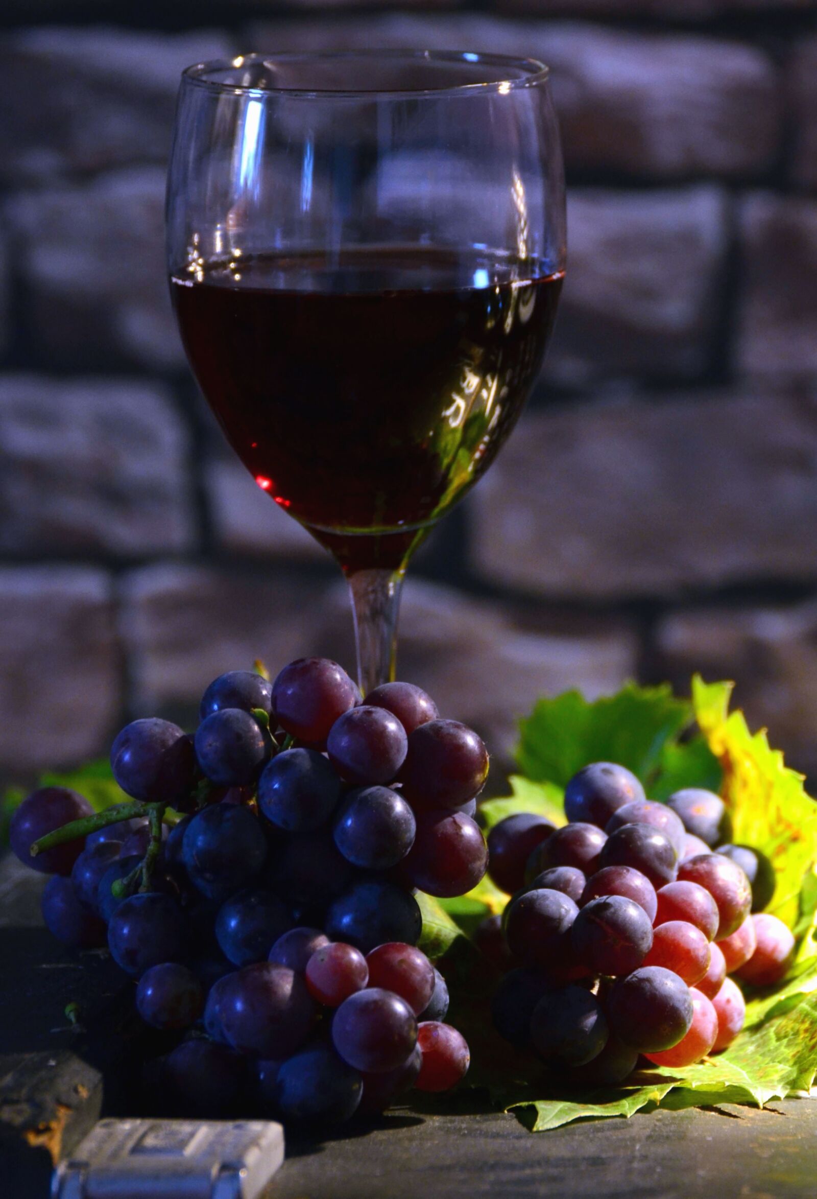 Nikon D5100 sample photo. Glass, fruit juice, grapes photography