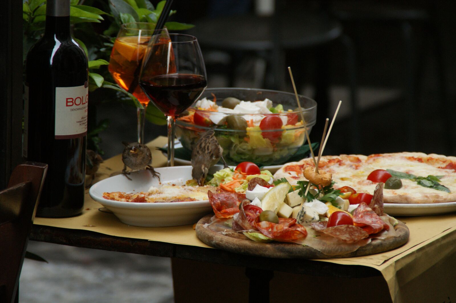 Sony Alpha DSLR-A350 sample photo. Food, restaurant, table photography