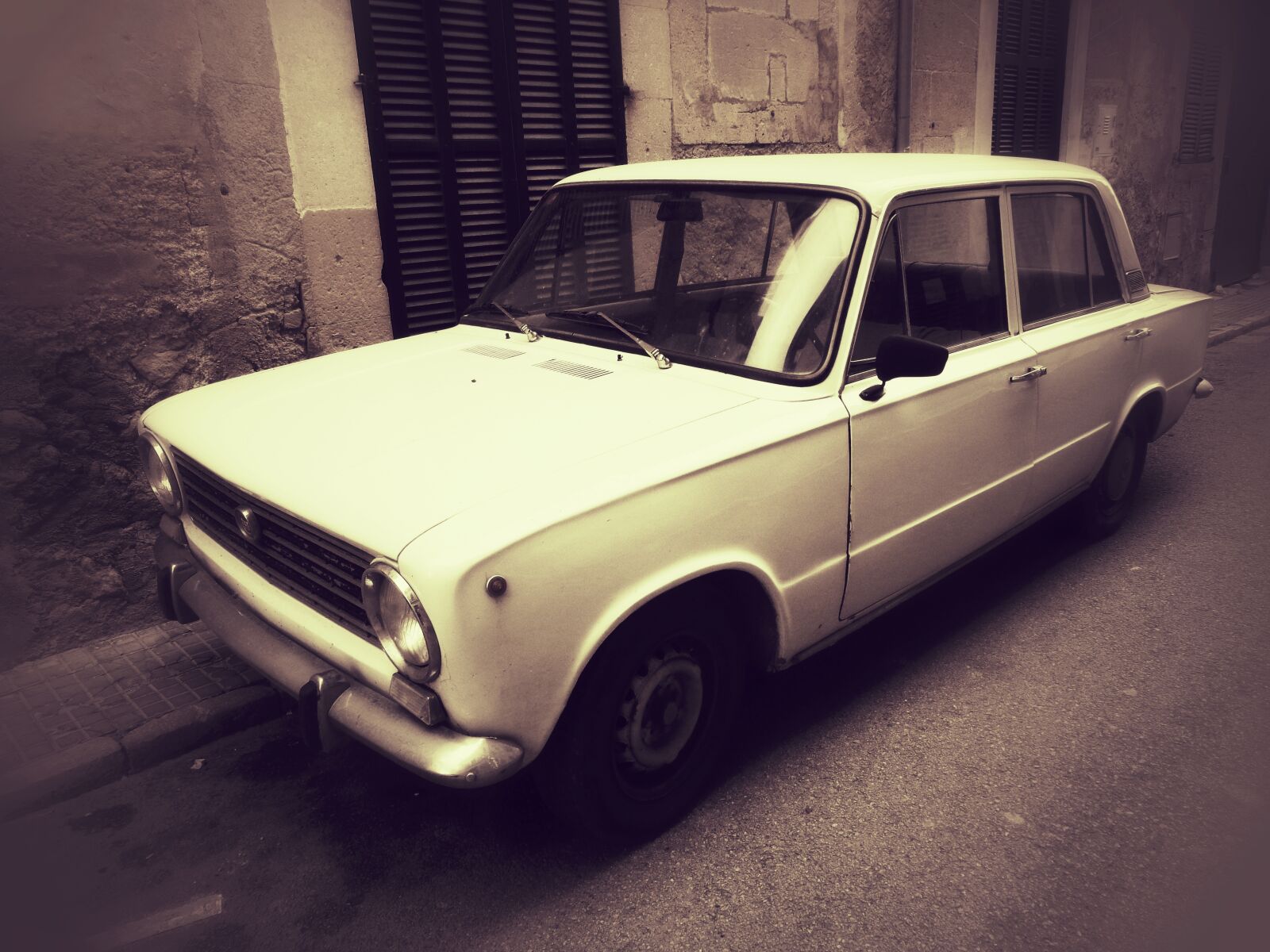 Sony Cyber-shot DSC-W830 sample photo. Car, old, antique car photography