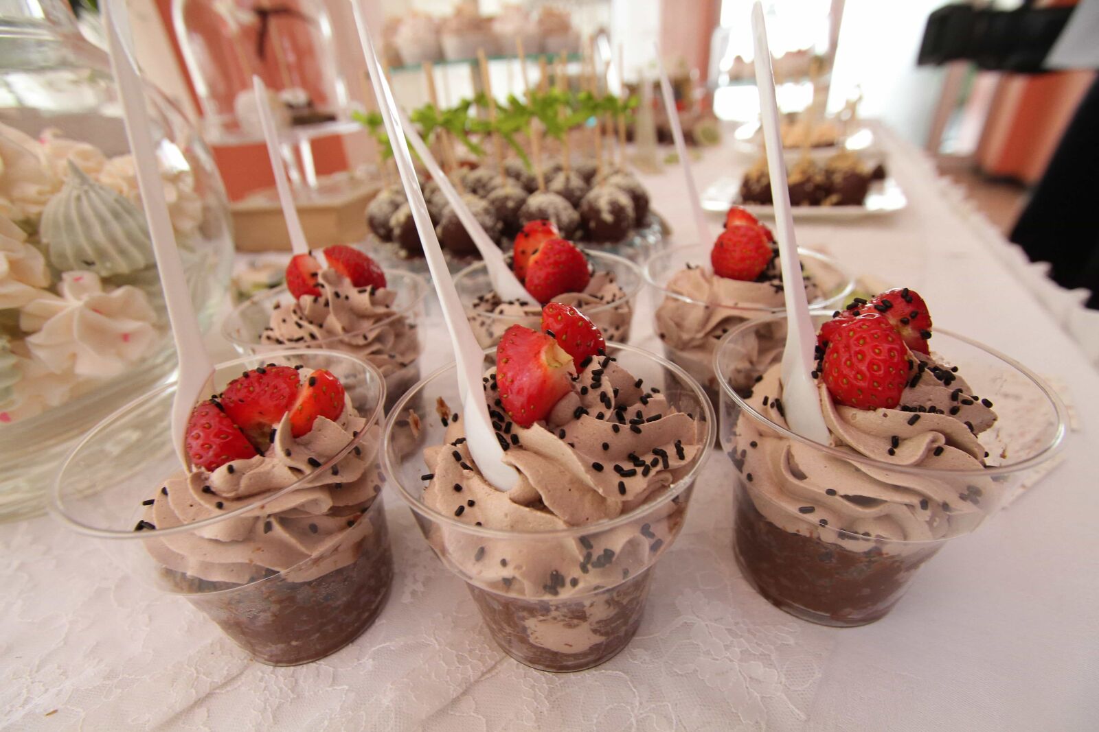Canon EF-S 10-22mm F3.5-4.5 USM sample photo. Chocolate, icecream, mousse, spoon photography