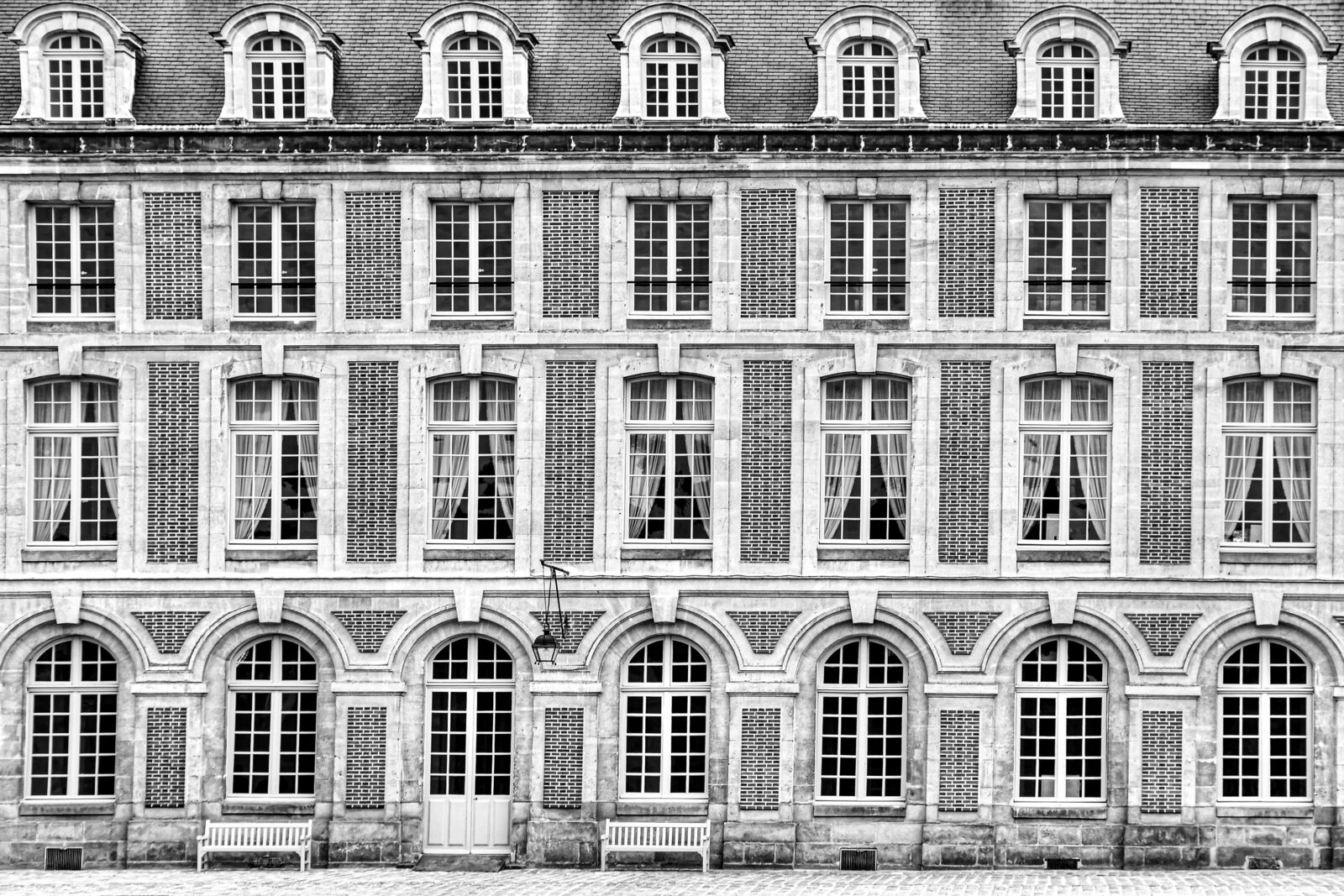 Nikon D500 sample photo. Facade, window, monument photography