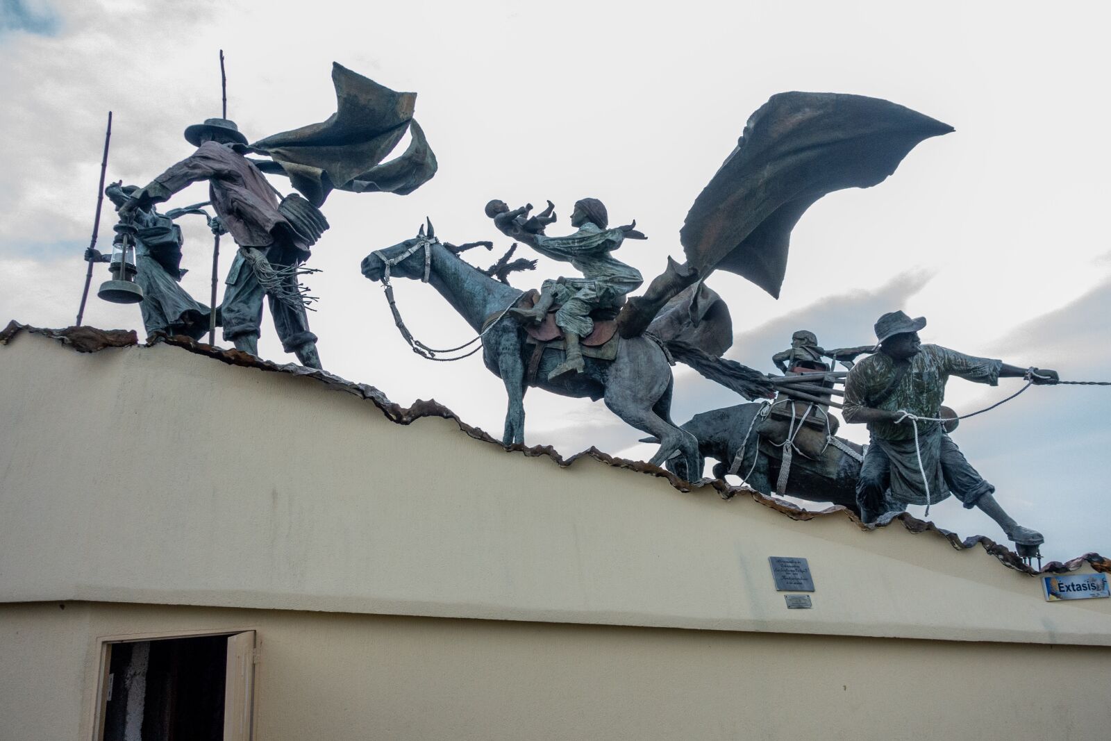 Sony Cyber-shot DSC-RX100 III sample photo. Statues, manizales, colombia photography