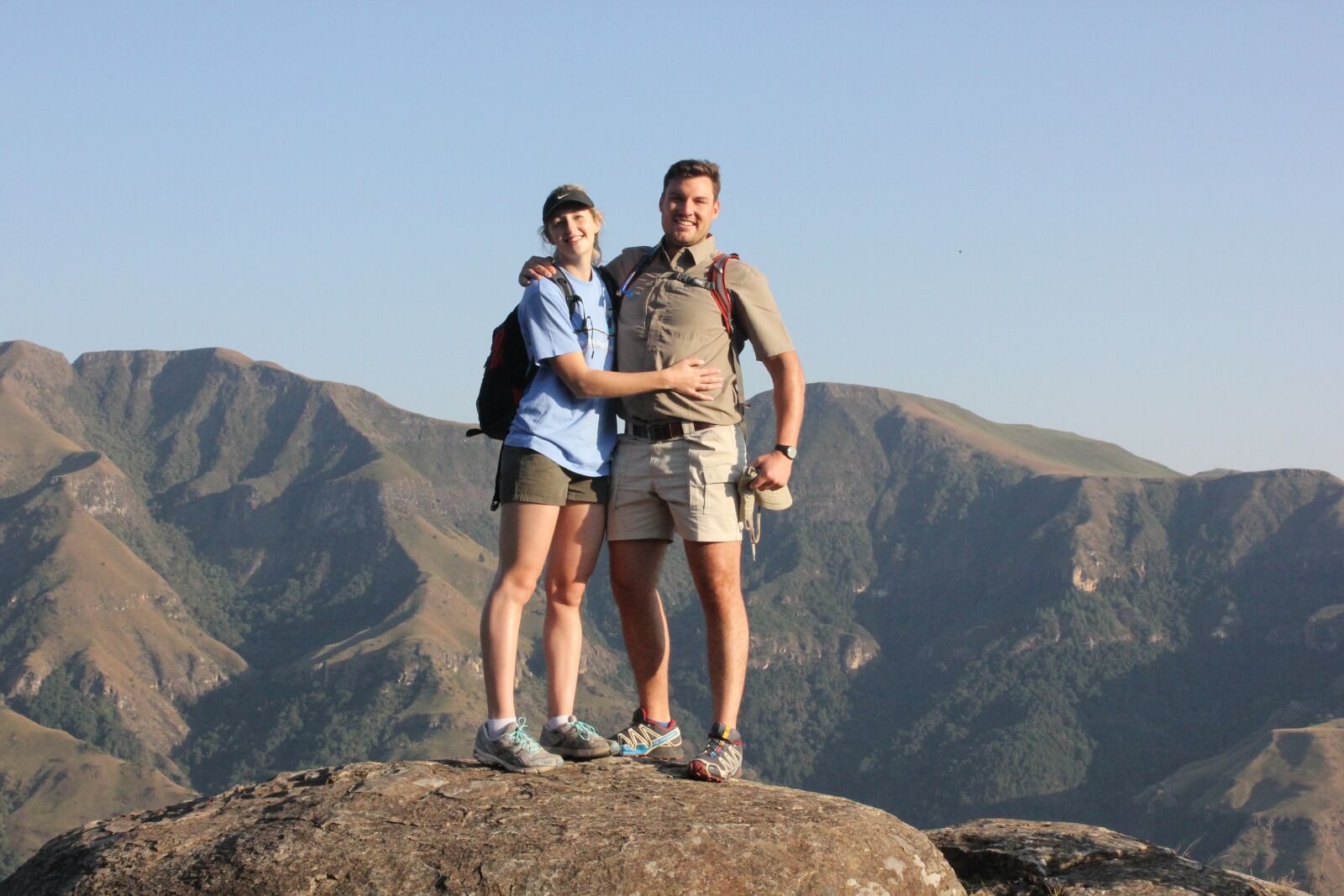 Canon EOS 550D (EOS Rebel T2i / EOS Kiss X4) sample photo. Couple, drakensberg, hiking photography