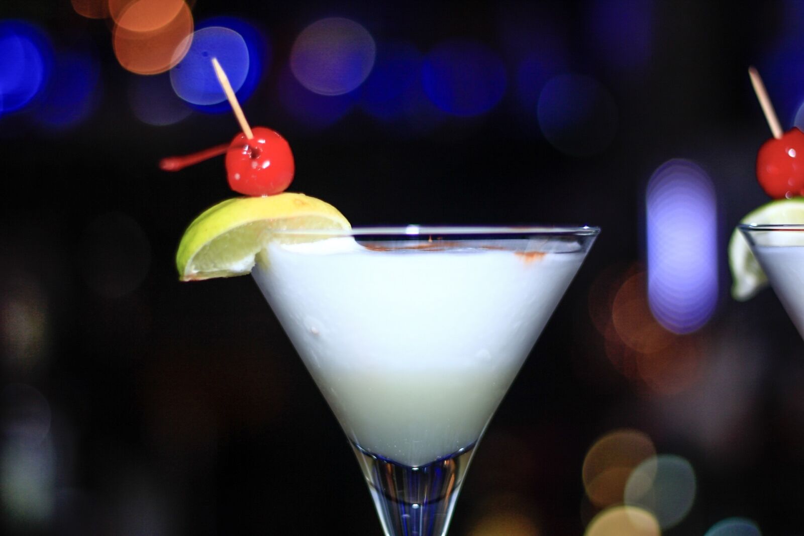 Canon EOS 60D sample photo. Cocktail, cup, night photography