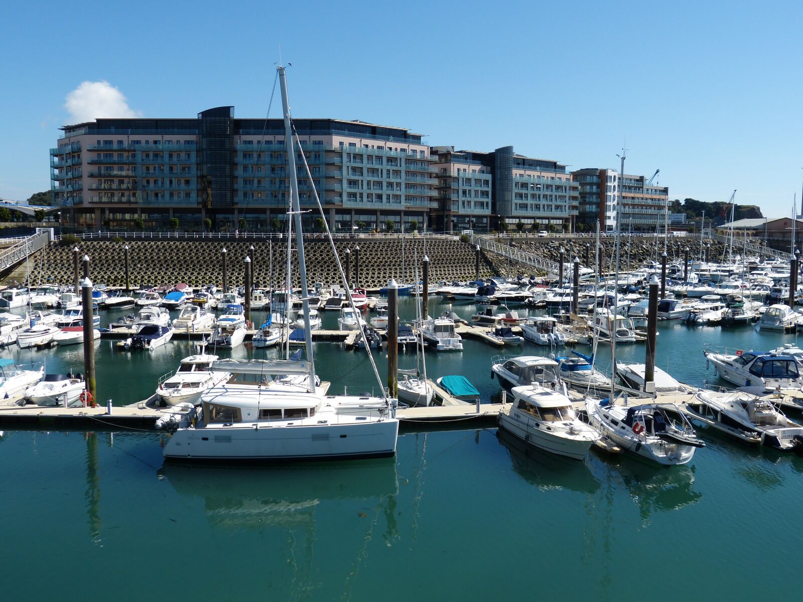 Panasonic Lumix DMC-FZ150 sample photo. Jersey, st helier, capital photography