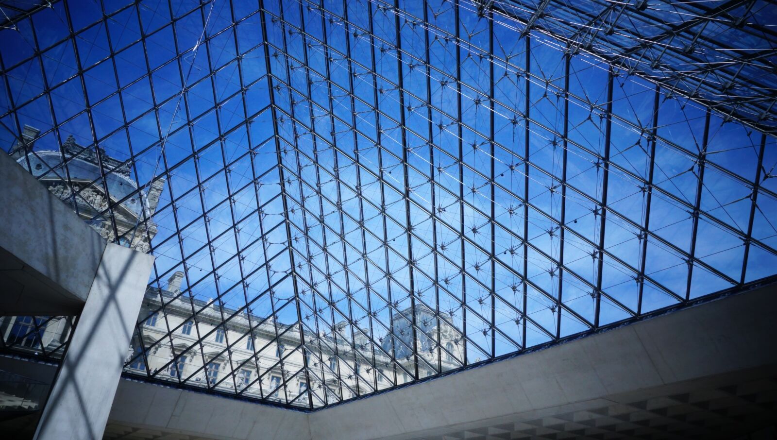 Sony E 16-50mm F3.5-5.6 PZ OSS sample photo. The louvre, french, the photography