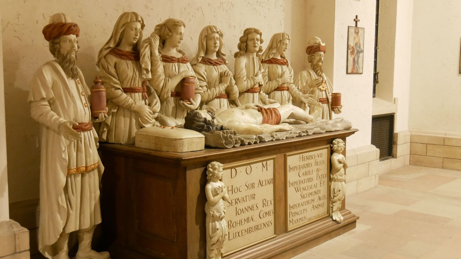 Panasonic Lumix DMC-G85 (Lumix DMC-G80) sample photo. Luxembourg, church, tomb photography