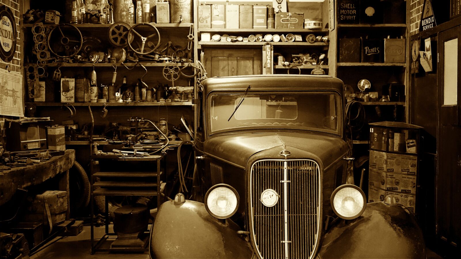 Sony a7 + Sony FE 28-70mm F3.5-5.6 OSS sample photo. Antique, auto, automobile photography