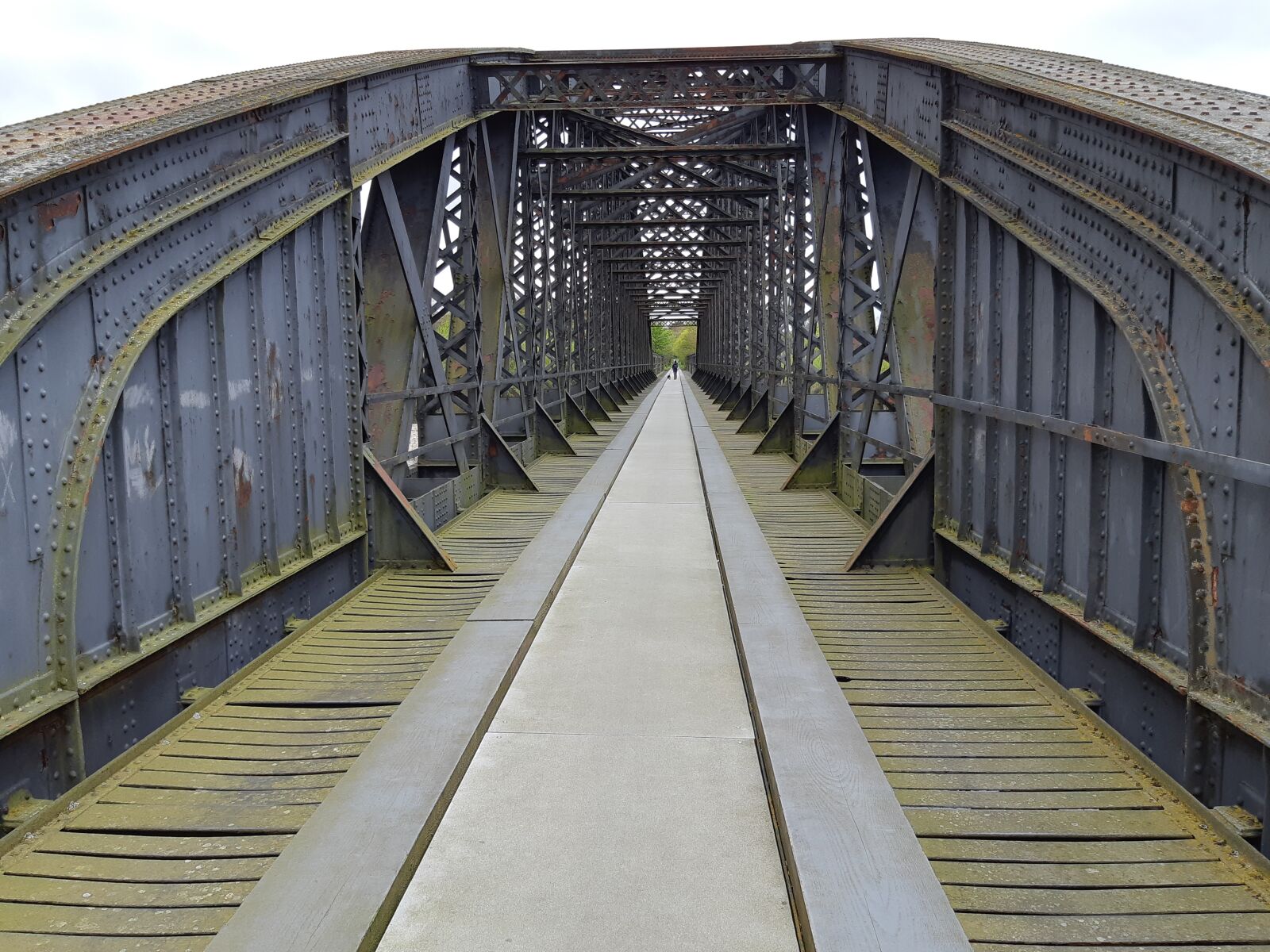Samsung Galaxy A8(2018) sample photo. Bridge, railway, steel photography