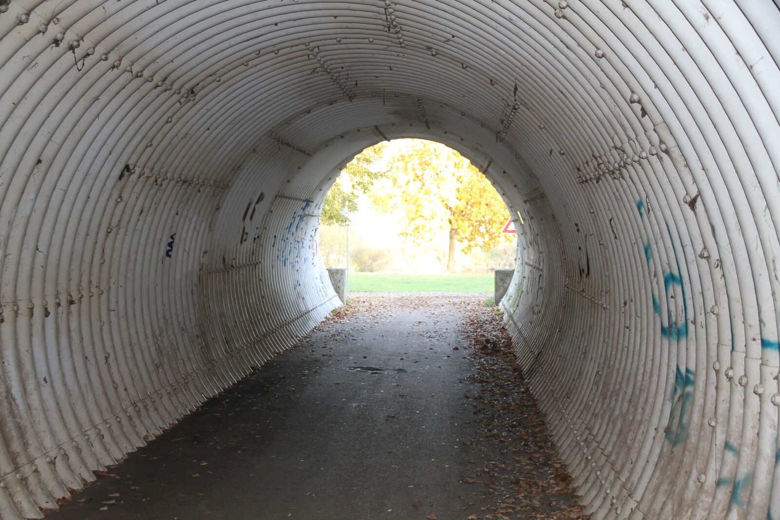 Canon EOS 7D sample photo. Tunnel, light, tube photography