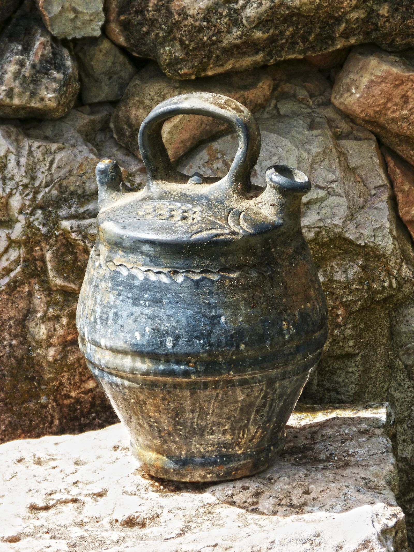 Panasonic DMC-FZ62 sample photo. Botijo, ceramic, black mud photography