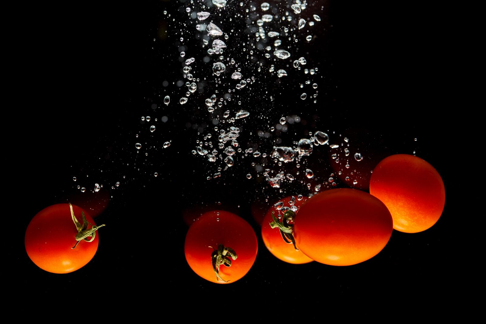Sigma 85mm F1.4 DG HSM Art sample photo. Tomato, red, food photography