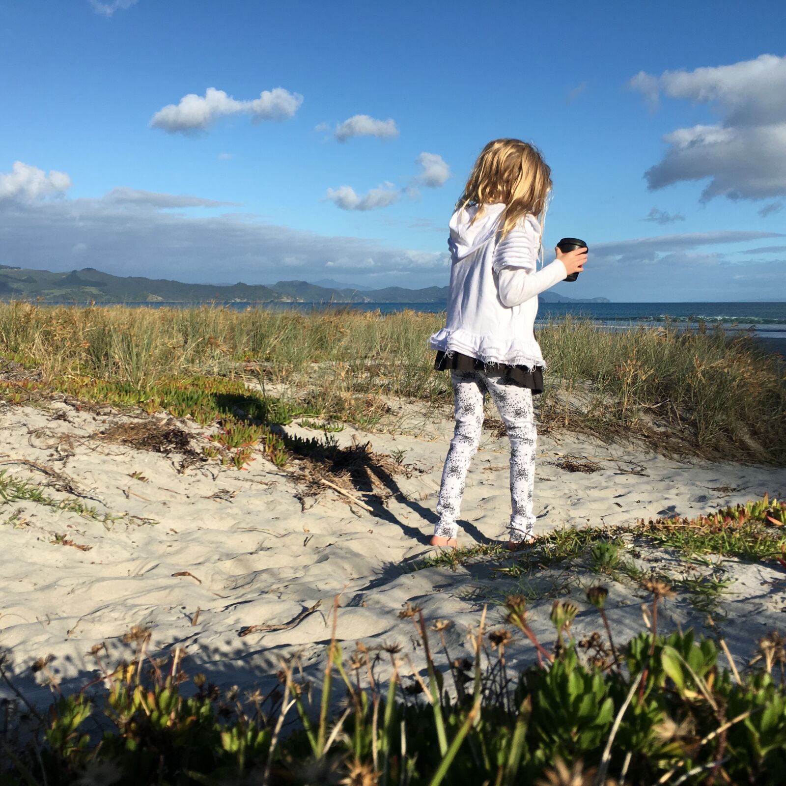 Apple iPhone 6s sample photo. Beach, children, clouds, coffee photography