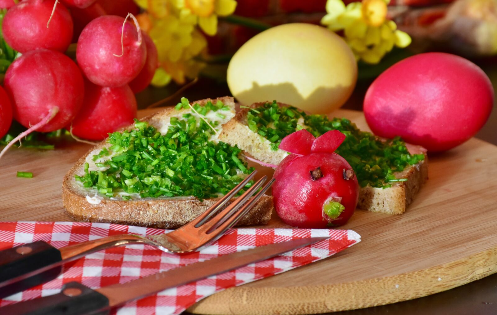 Nikon D7200 sample photo. Bread, chives, radishes photography