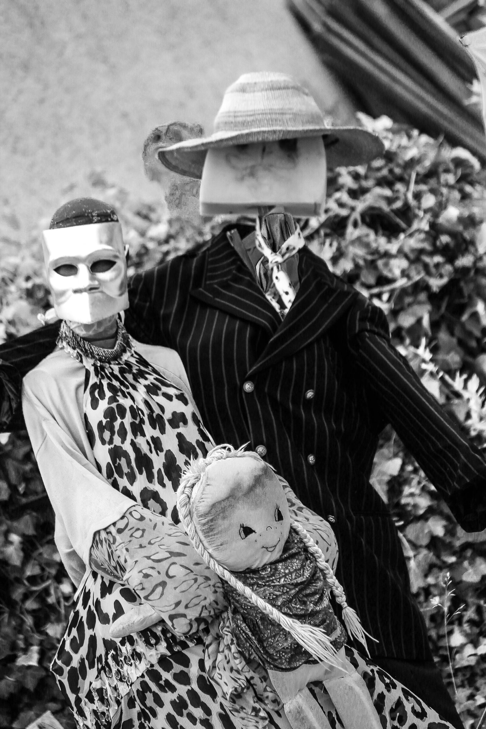 Canon EOS 70D sample photo. Carnival, scarecrow, mask photography
