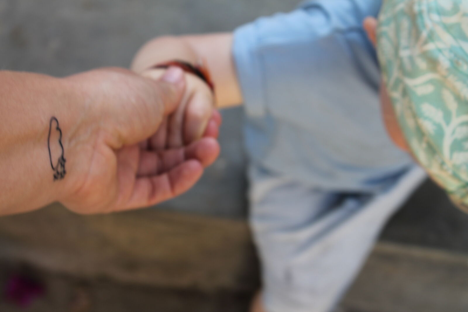 Canon EOS 1100D (EOS Rebel T3 / EOS Kiss X50) sample photo. Hand, love, mother, son photography