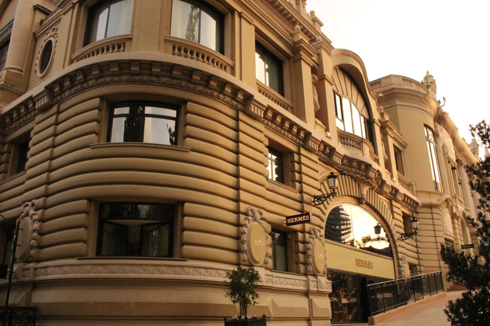 Canon EOS 100D (EOS Rebel SL1 / EOS Kiss X7) sample photo. Architecture, travel, city photography