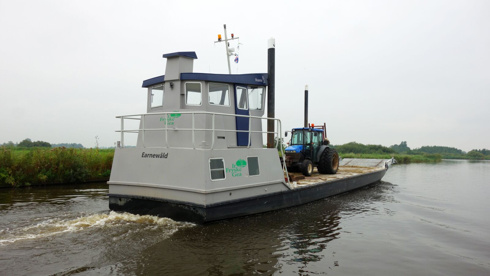 Sony Cyber-shot DSC-RX100 sample photo. Water transport, transport, freight photography