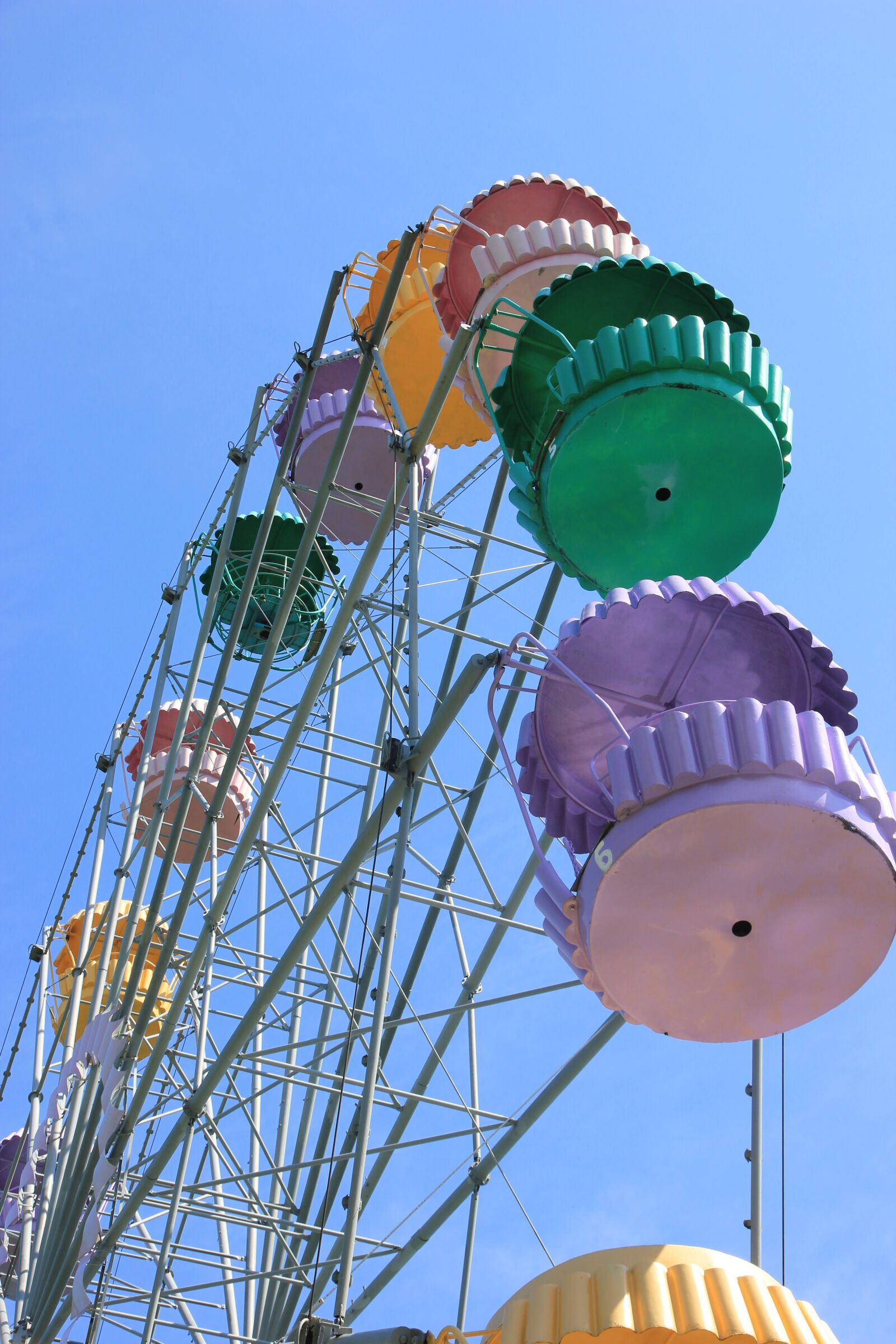 Canon EOS 550D (EOS Rebel T2i / EOS Kiss X4) sample photo. Carousel, summer, sky photography