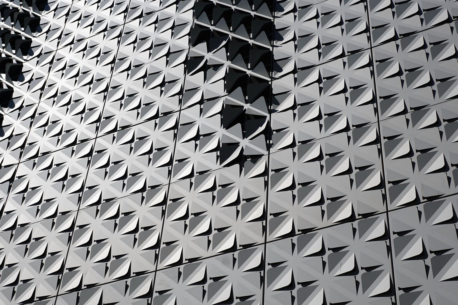 Sony ILCA-77M2 + Sony DT 16-50mm F2.8 SSM sample photo. Structure, architecture, grey photography